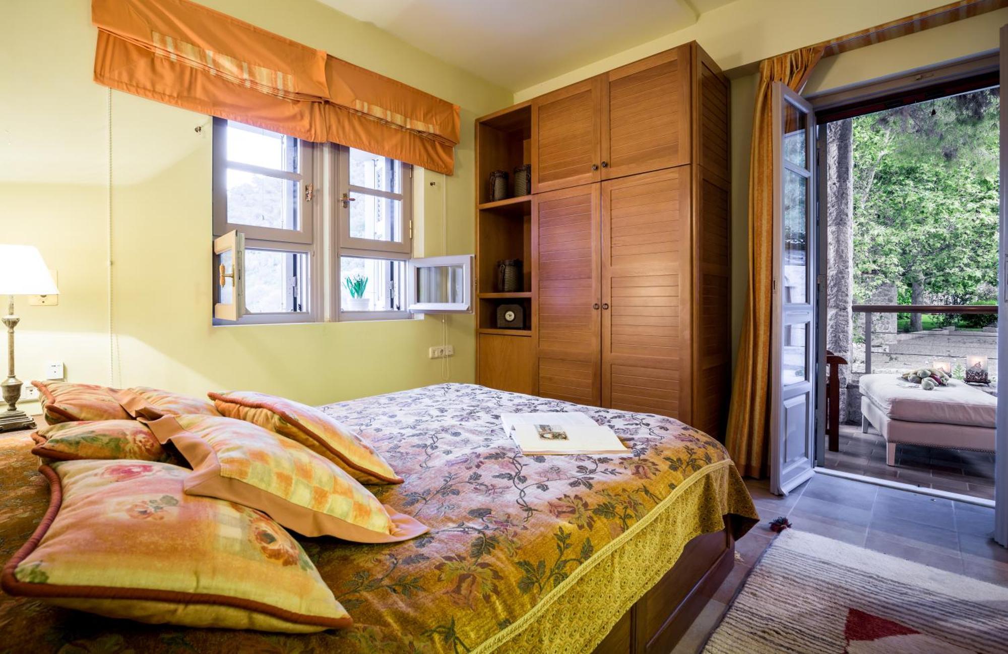 Elia Junior Suite In Epidavros With Shared Pool Nea Epidavros Ngoại thất bức ảnh