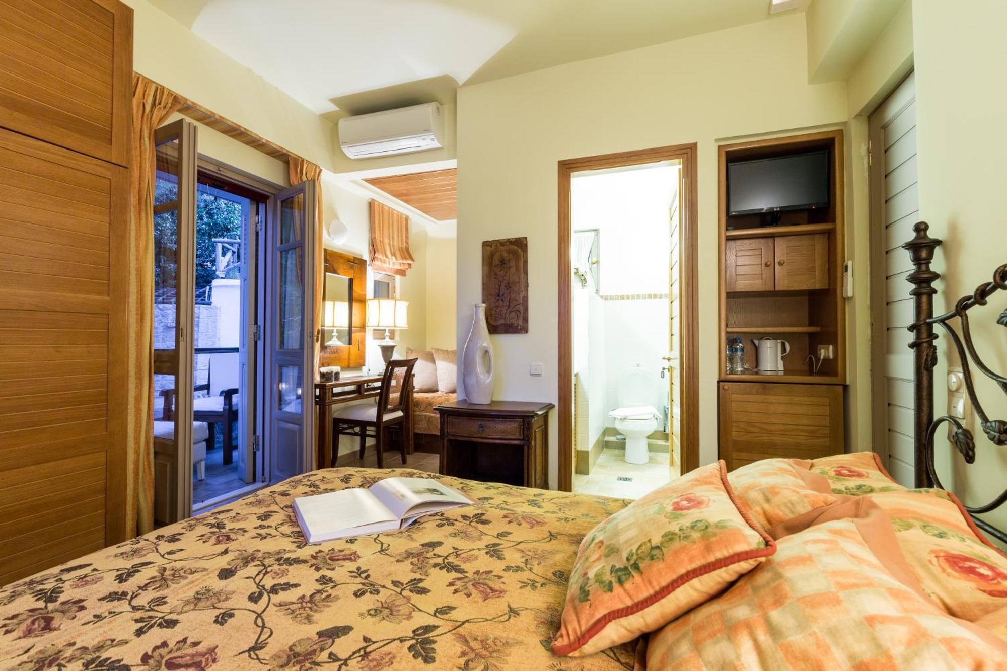 Elia Junior Suite In Epidavros With Shared Pool Nea Epidavros Ngoại thất bức ảnh