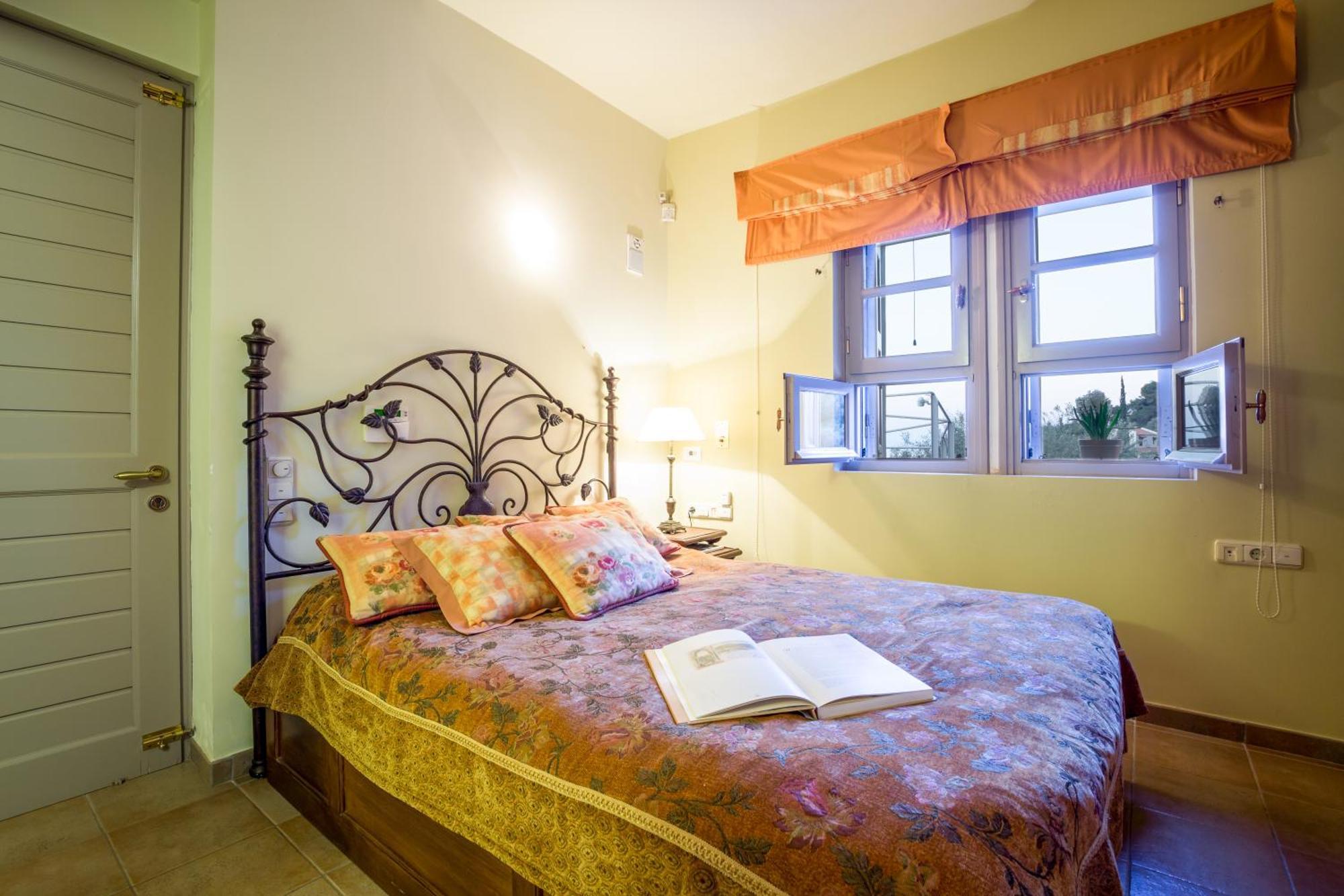 Elia Junior Suite In Epidavros With Shared Pool Nea Epidavros Ngoại thất bức ảnh